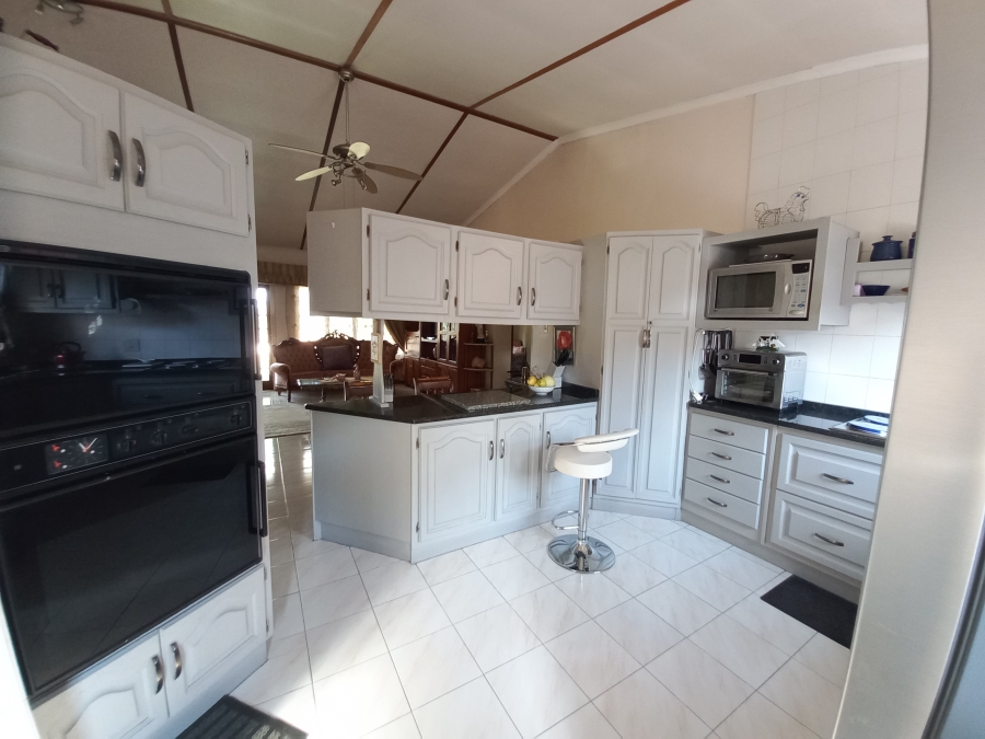 4 Bedroom Property for Sale in Safari Gardens North West